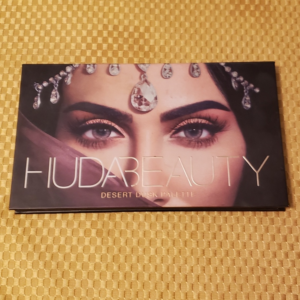 Huda beauty palette...